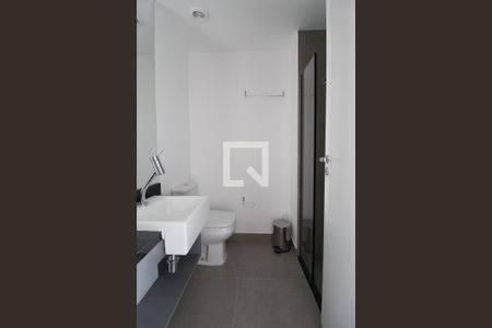 Banheiro de kitnet/studio à venda com 1 quarto, 22m² em Indianópolis, São Paulo