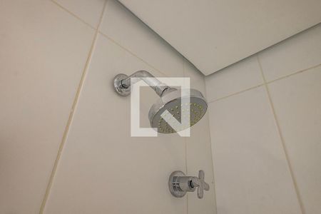 Banheiro de kitnet/studio para alugar com 1 quarto, 35m² em Pinheiros, São Paulo