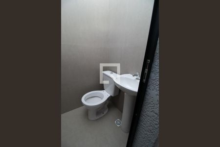 Banheiro de Serviço de apartamento à venda com 2 quartos, 108m² em Santa Terezinha, Santo André