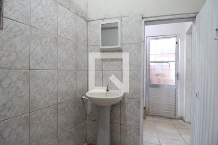 Banheiro de casa para alugar com 1 quarto, 70m² em Cangaiba, São Paulo