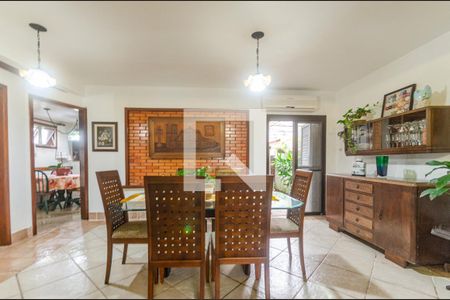 Detalhe Sala de Jantar de casa para alugar com 3 quartos, 200m² em Espírito Santo, Porto Alegre