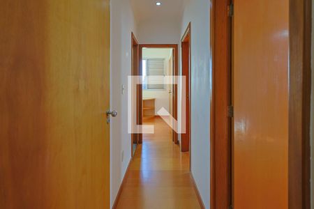 Corredor de apartamento à venda com 3 quartos, 91m² em Santa Efigênia, Belo Horizonte