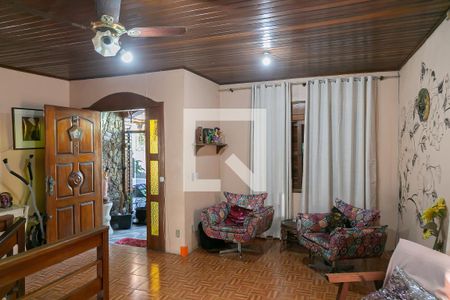 Sala de casa à venda com 4 quartos, 300m² em Teresópolis, Porto Alegre