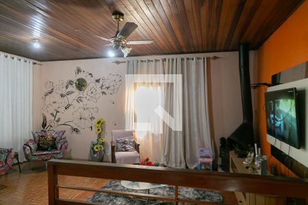 Sala de casa à venda com 4 quartos, 300m² em Teresópolis, Porto Alegre