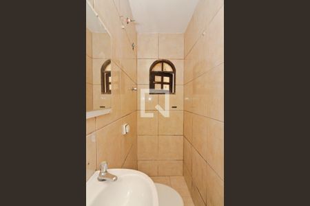 Banheiro de casa para alugar com 1 quarto, 45m² em Vila Mirante, São Paulo