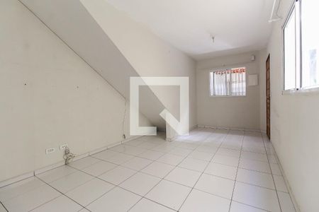 Sala de casa para alugar com 2 quartos, 60m² em Vila Santa Teresinha, São Paulo