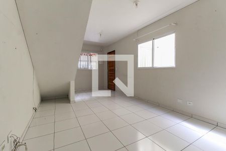 Sala de casa para alugar com 2 quartos, 60m² em Vila Santa Teresinha, São Paulo