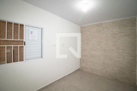 Quarto 2 de casa para alugar com 2 quartos, 50m² em Vila Mazzei, São Paulo