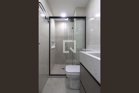 banheiro social_2 de apartamento para alugar com 1 quarto, 24m² em Jardim Santa Emília, São Paulo