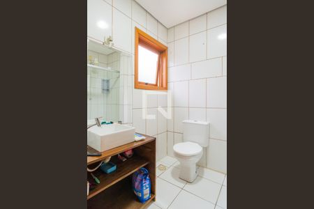 Banheiro do Quarto de casa de condomínio para alugar com 1 quarto, 70m² em Vila Nova, Porto Alegre
