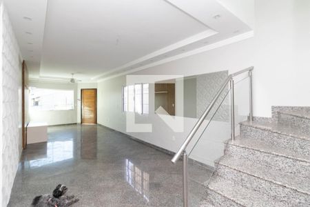 Sala de casa à venda com 3 quartos, 200m² em Cidade Patriarca, São Paulo