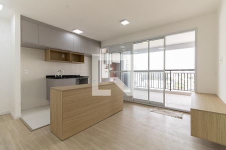 Sala de apartamento para alugar com 3 quartos, 72m² em Vila Nair, São Paulo