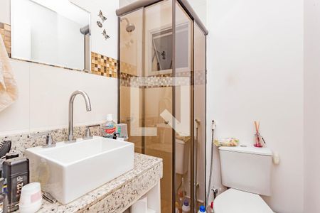 Banheiro de apartamento à venda com 2 quartos, 46m² em Vila Liviero, São Paulo