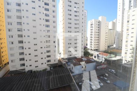 Quarto - Vista  de apartamento para alugar com 1 quarto, 58m² em Centro, Campinas
