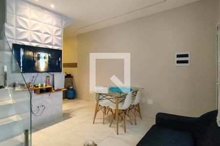 Sala de casa de condomínio para alugar com 2 quartos, 58m² em Vilamar, Praia Grande