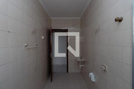 Banheiro Social de casa para alugar com 2 quartos, 100m² em Vila Nilo, São Paulo