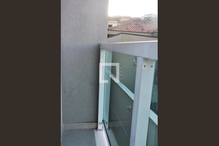 Casa à venda com 60m², 2 quartos e 1 vaga Casa à venda com 60m², 2 quartos e 1 vagaVaranda