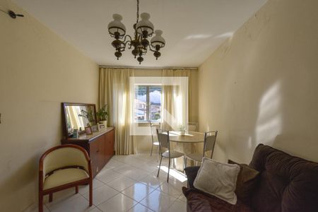 Sala de apartamento para alugar com 2 quartos, 71m² em Vila Firmiano Pinto, São Paulo