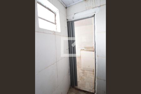 Banheiro de casa para alugar com 1 quarto, 19m² em Vila Medeiros, São Paulo