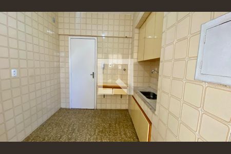 Cozinha de apartamento à venda com 2 quartos, 80m² em Nova Suíça, Belo Horizonte