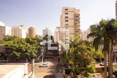 Vista de apartamento à venda com 4 quartos, 200m² em Indianópolis, São Paulo