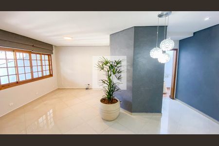Sala de casa à venda com 3 quartos, 245m² em Cidade São Jorge, Santo André