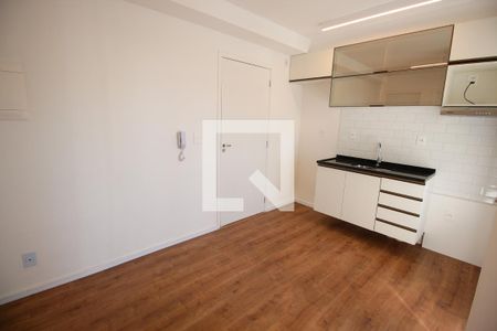 Sala / Cozinha de apartamento para alugar com 2 quartos, 31m² em Vila Sônia, São Paulo