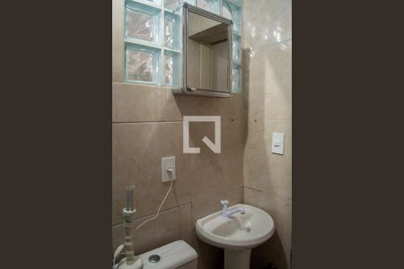 Banheiro de casa para alugar com 3 quartos, 115m² em Partenon, Porto Alegre