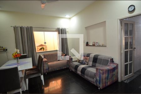 Sala de casa para alugar com 3 quartos, 170m² em Cordovil, Rio de Janeiro