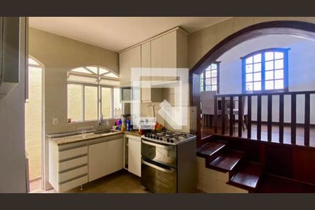 Cozinha de casa à venda com 3 quartos, 225m² em Dom Cabral, Belo Horizonte