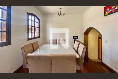 Sala de casa à venda com 3 quartos, 225m² em Dom Cabral, Belo Horizonte