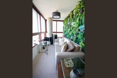Varanda de apartamento à venda com 3 quartos, 190m² em Jardim das Bandeiras, São Paulo
