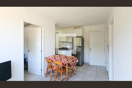 Sala / Cozinha de apartamento para alugar com 2 quartos, 34m² em Jurubatuba, São Paulo