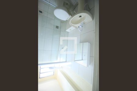 Banheiro de kitnet/studio para alugar com 1 quarto, 49m² em Bom Retiro, São Paulo