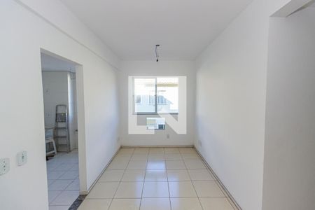 Sala de casa de condomínio para alugar com 3 quartos, 72m² em Jardim Sulacap, Rio de Janeiro