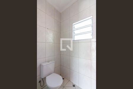 Banheiro de Serviço de casa à venda com 3 quartos, 220m² em Bela Vista, Osasco