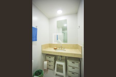 Banheiro de apartamento para alugar com 1 quarto, 18m² em Vila Clementino, São Paulo