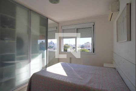 Suíte de apartamento para alugar com 2 quartos, 63m² em Vila Ipiranga, Porto Alegre