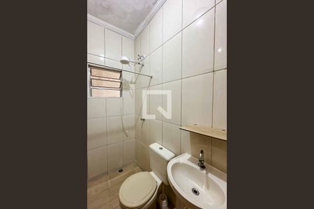 Banheiro de casa para alugar com 1 quarto, 41m² em Parque Maria Domitila, São Paulo