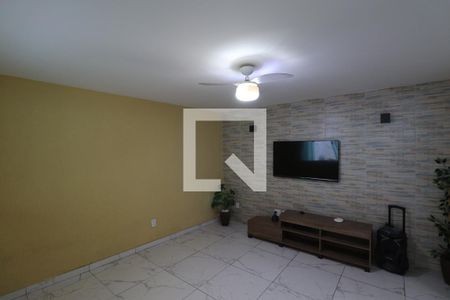 Sala de casa para alugar com 4 quartos, 278m² em Galo Branco, São Gonçalo