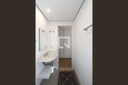 Banheiro de kitnet/studio para alugar com 1 quarto, 35m² em Vila Nova Conceição, São Paulo