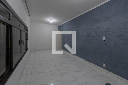Sala de casa para alugar com 2 quartos, 81m² em Vila Ivone, São Paulo
