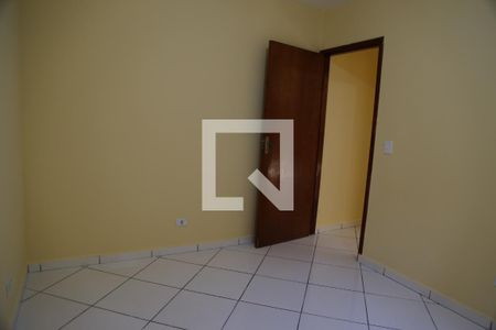 Quarto 2 de casa para alugar com 2 quartos, 58m² em Vila Clarice, São Paulo