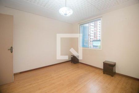 Quarto 1 de apartamento para alugar com 2 quartos, 138m² em Floresta, Porto Alegre