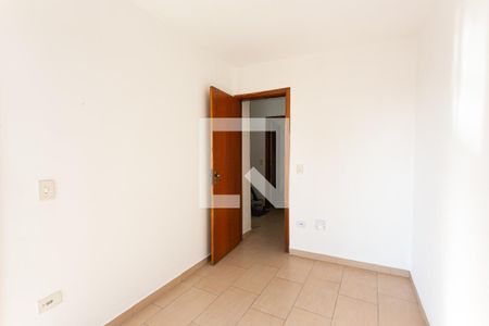 Quarto 1 de casa de condomínio para alugar com 3 quartos, 80m² em Penha de França, São Paulo