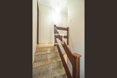 Escada de casa para alugar com 3 quartos, 100m² em Campo Grande, Rio de Janeiro