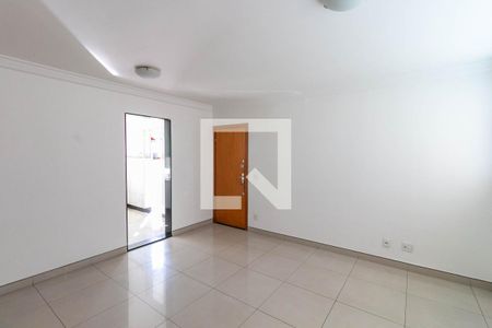 Sala de apartamento à venda com 3 quartos, 90m² em Padre Eustáquio, Belo Horizonte