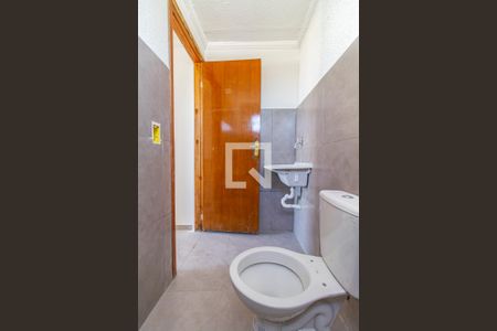 Banheiro de kitnet/studio para alugar com 1 quarto, 20m² em Vila Romana, São Paulo