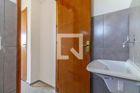 Banheiro de kitnet/studio para alugar com 1 quarto, 20m² em Vila Romana, São Paulo