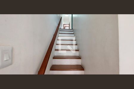 Escada Quartos de casa para alugar com 3 quartos, 280m² em Vila Camilópolis, Santo André